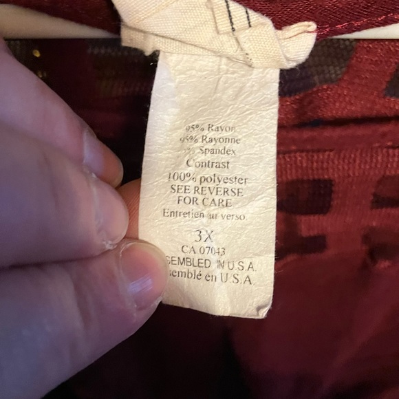 Pretty lace pattern tshirt - Picture 2 of 2